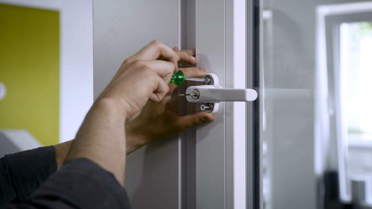 Finestra con upgrade antieffrazione e ferramenta certificata